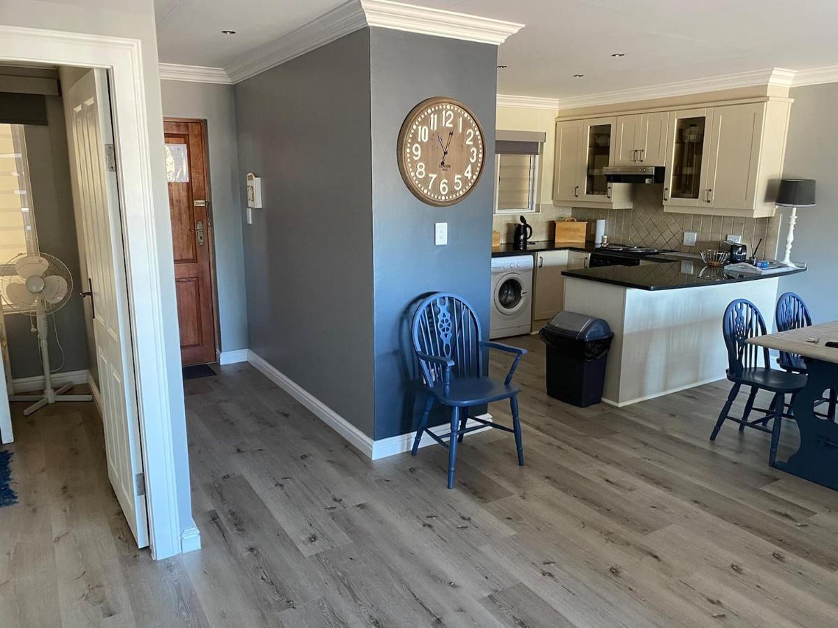 Modern Apartment Walking Distance To Main Beach Restaurants And Other Amenities Jeffreys Bay Extérieur photo
