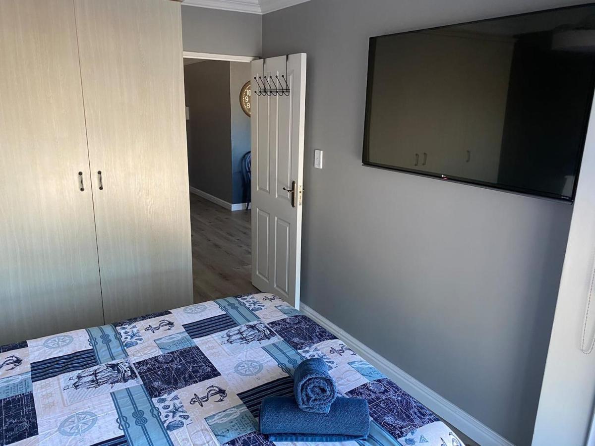 Modern Apartment Walking Distance To Main Beach Restaurants And Other Amenities Jeffreys Bay Extérieur photo