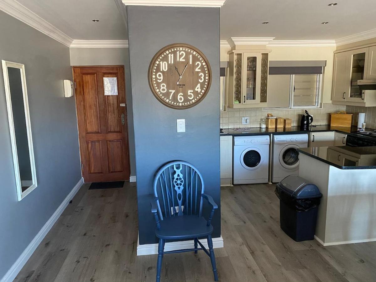 Modern Apartment Walking Distance To Main Beach Restaurants And Other Amenities Jeffreys Bay Extérieur photo